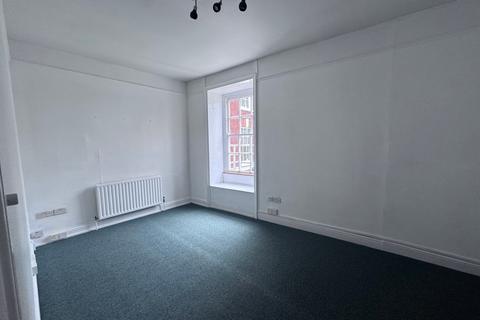 Retail property (high street) to rent, 4 St. Thomas's Sq Salisbury SP1 1BA