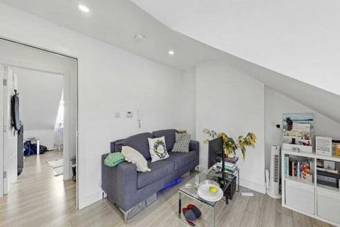 1 bedroom flat to rent, 8 Ferme Park Road, London N4