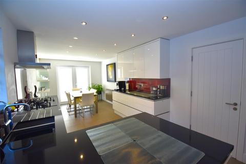4 bedroom detached house for sale, Minton Heights, Rochford