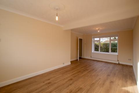 3 bedroom semi-detached house to rent, Gleed Avenue, Donington PE11