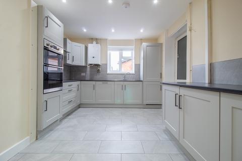 3 bedroom semi-detached house to rent, Gleed Avenue, Donington PE11
