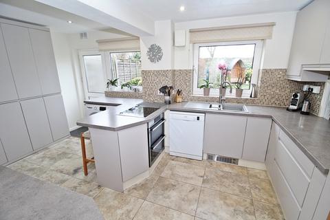 4 bedroom link detached house for sale, Osprey Road, Flitwick