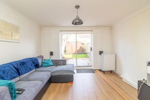 2 bedroom end of terrace house for sale, Leary Crescent, Newport Pagnell MK16