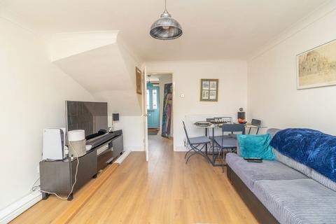 2 bedroom end of terrace house for sale, Leary Crescent, Newport Pagnell MK16