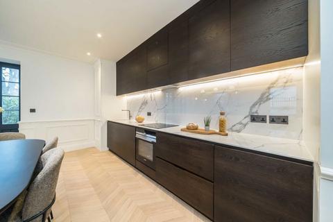 4 bedroom semi-detached house to rent, Park Hill, London SW4