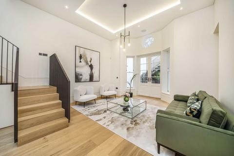 3 bedroom semi-detached house to rent, Park Hill, London SW4