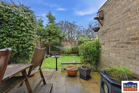3 bedroom terraced house for sale, Sinclare Close, Enfield