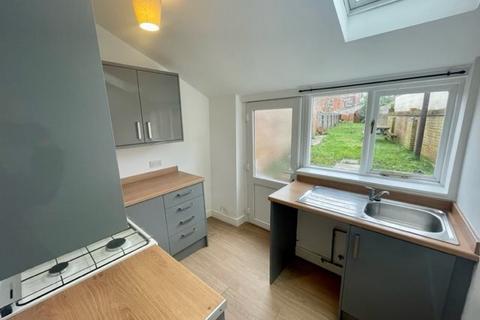 2 bedroom house to rent, Provident Place, Somerset TA6