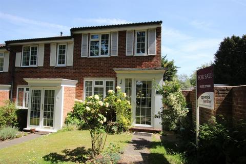 AQUILA CLOSE, LEATHERHEAD, KT22