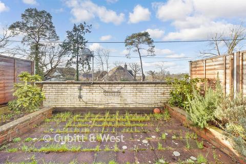 3 bedroom maisonette for sale, Stocklund Square Maisonettes, Cranleigh GU6