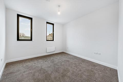 2 bedroom apartment to rent, Paddenswick Road, London