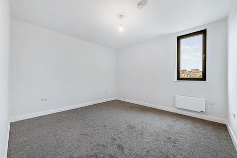 2 bedroom apartment to rent, Paddenswick Road, London