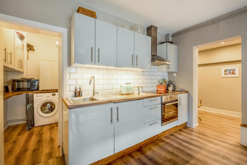 94 Lansdowne Place-6.jpg
