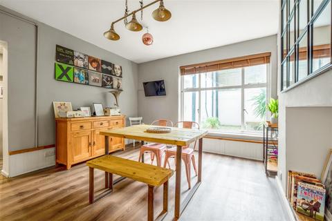 2 bedroom apartment to rent, Lansdowne Place., Hove