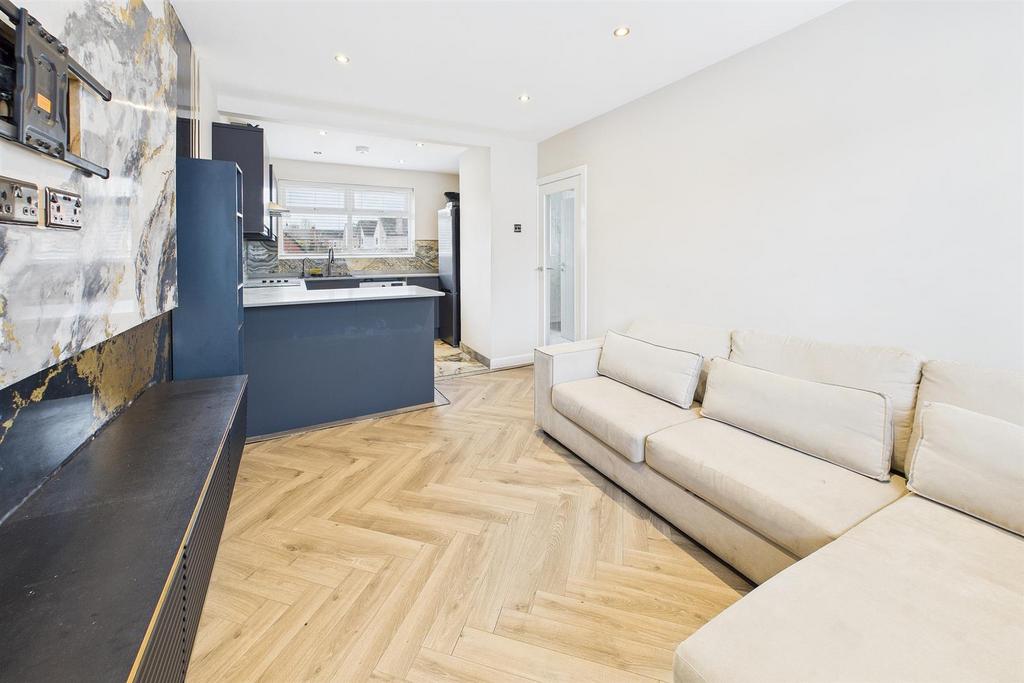 Lounge/Kitchen