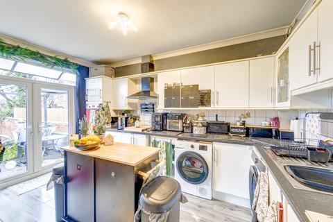 3 bedroom end of terrace house for sale, Roman Road, Doncaster, DN4