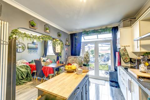 3 bedroom end of terrace house for sale, Roman Road, Doncaster, DN4