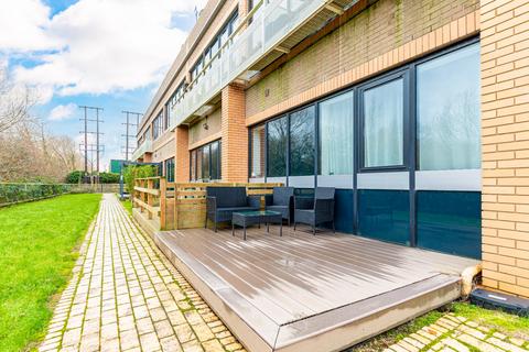 undefined, Overbridge Square, Newbury, Berkshire, RG14
