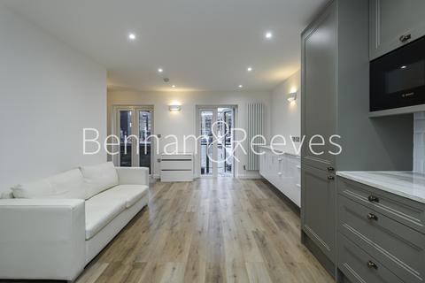 undefined, Mews Street, Wapping E1W