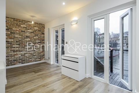 undefined, Mews Street, Wapping E1W