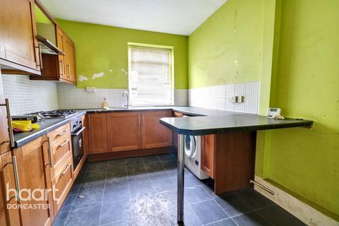 3 bedroom terraced house for sale, Victoria Road, Balby, Doncaster
