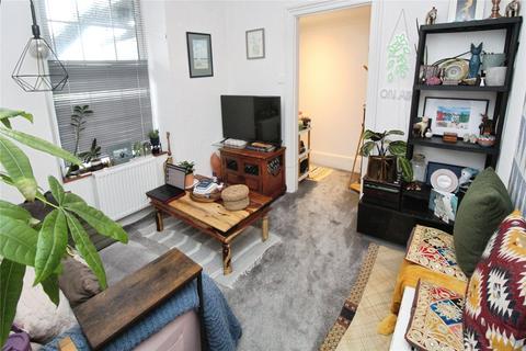 1 bedroom flat to rent, Seymour Road, Devon TQ12