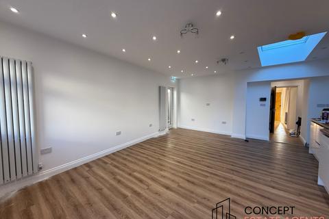 undefined, North Gardens, Colliers Wood, SW19
