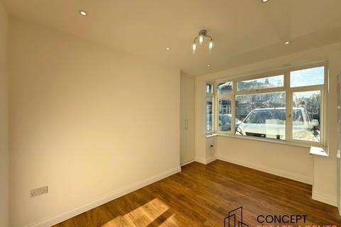 undefined, North Gardens, Colliers Wood, SW19