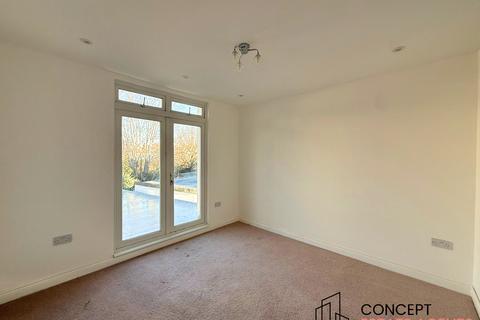 undefined, North Gardens, Colliers Wood, SW19