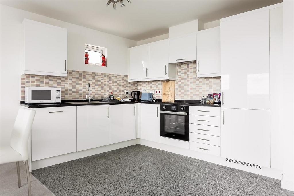 Beach Point-Flat12a Guillemot House-ph23 print.jpg