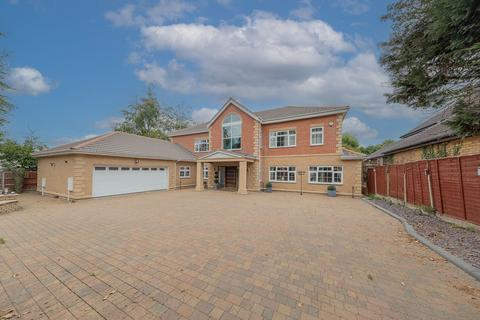 4 bedroom detached house to rent, Oadby, Leicester LE2