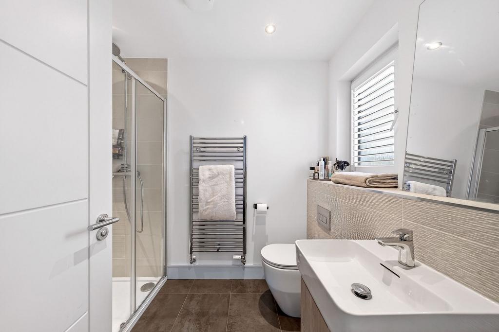 Primary En-Suite