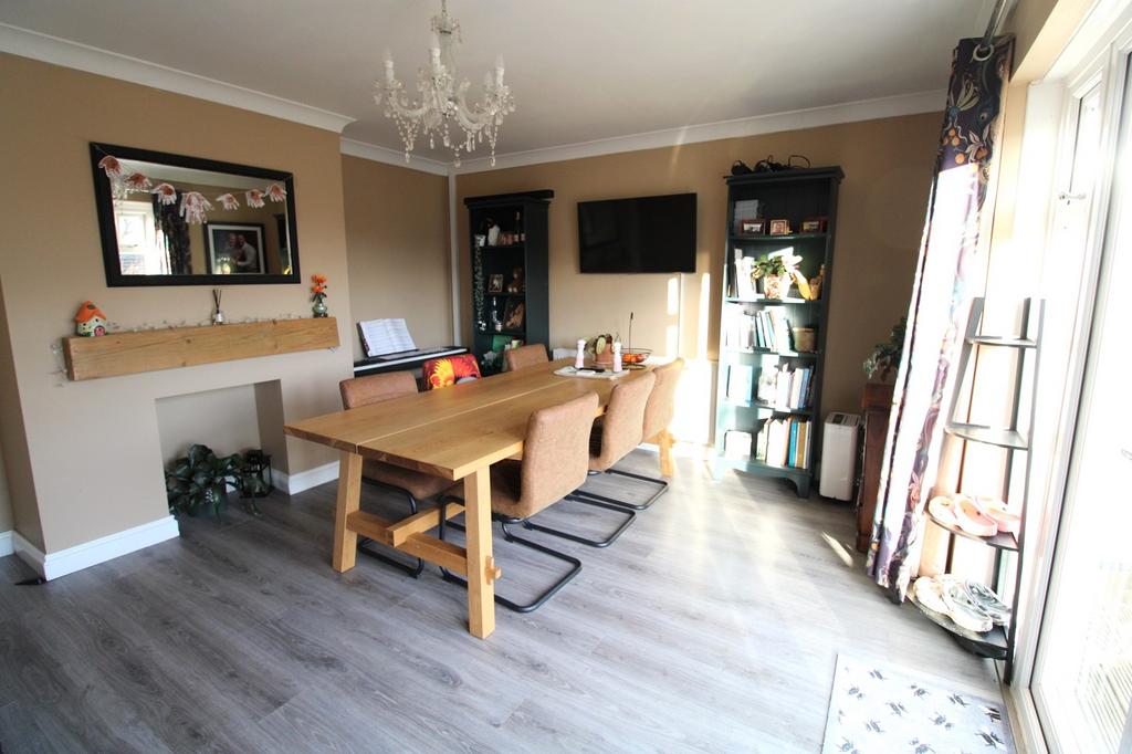 Spacious Dining/ Sitting Room
