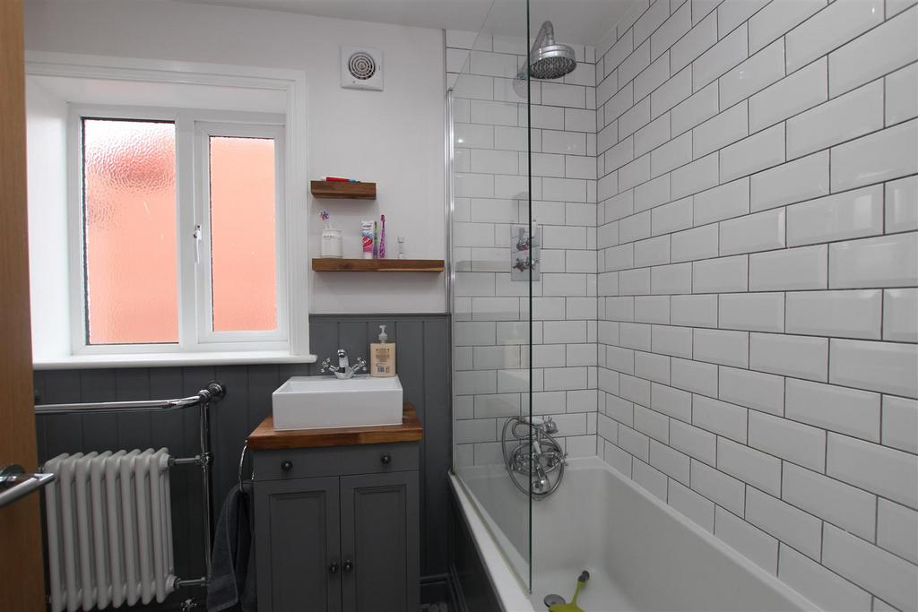Bathroom.JPG