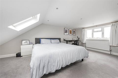 4 bedroom semi-detached house for sale, Devon Waye, Hounslow