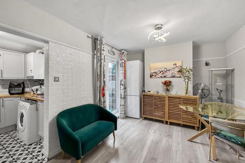 3 bedroom terraced house for sale, Hall Avenue, Timperley