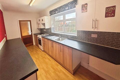 3 bedroom terraced house to rent, Oversetts Road, Swadlincote DE11