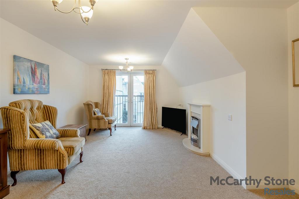 8674093-interior01.jpg
