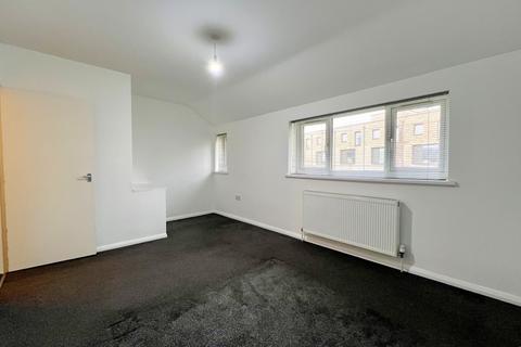 undefined, 5 Murray Green, Woking GU21