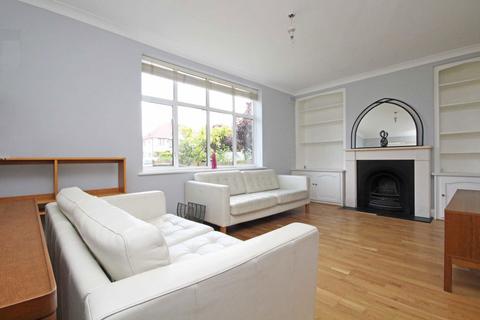 3 bedroom semi-detached house to rent, Central Avenue, Hounslow TW3