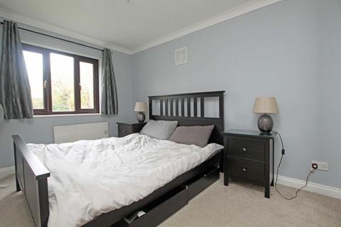 2 bedroom flat to rent, Lampton Road, Hounslow TW3