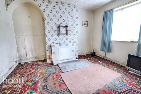 3 bedroom end of terrace house for sale, East Avenue, Woodlands, Doncaster