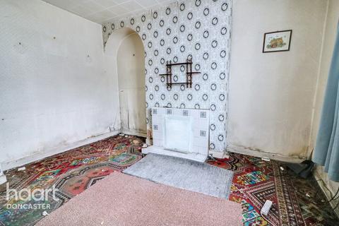 3 bedroom end of terrace house for sale, East Avenue, Woodlands, Doncaster