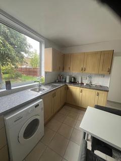 4 bedroom end of terrace house to rent, London SW4