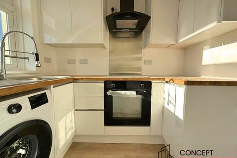 2 bedroom apartment to rent, North Gardens, Colliers Wood, SW19