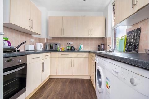 1 bedroom in a house share to rent, Kirkstall Road, Leeds