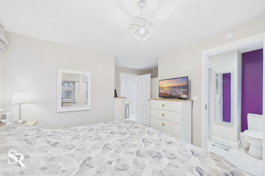Bedroom One (En-Suite)