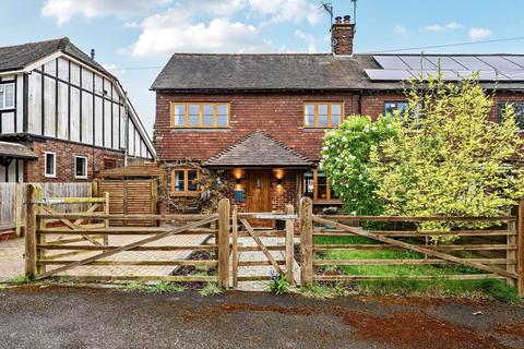 4 bedroom semi-detached house for sale, Maidstone Road, Pembury, TN2