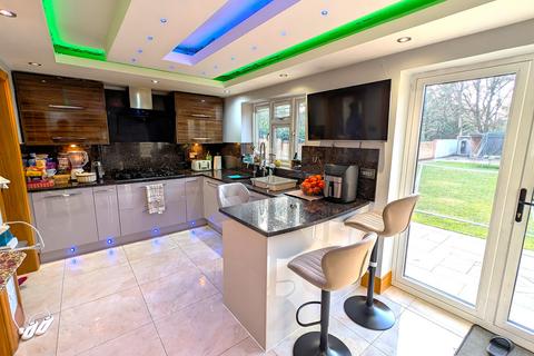 5 bedroom semi-detached house for sale, Wallasey Crescent, Uxbridge, Greater London, UB10
