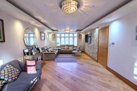 5 bedroom semi-detached house for sale, Wallasey Crescent, Uxbridge, Greater London, UB10